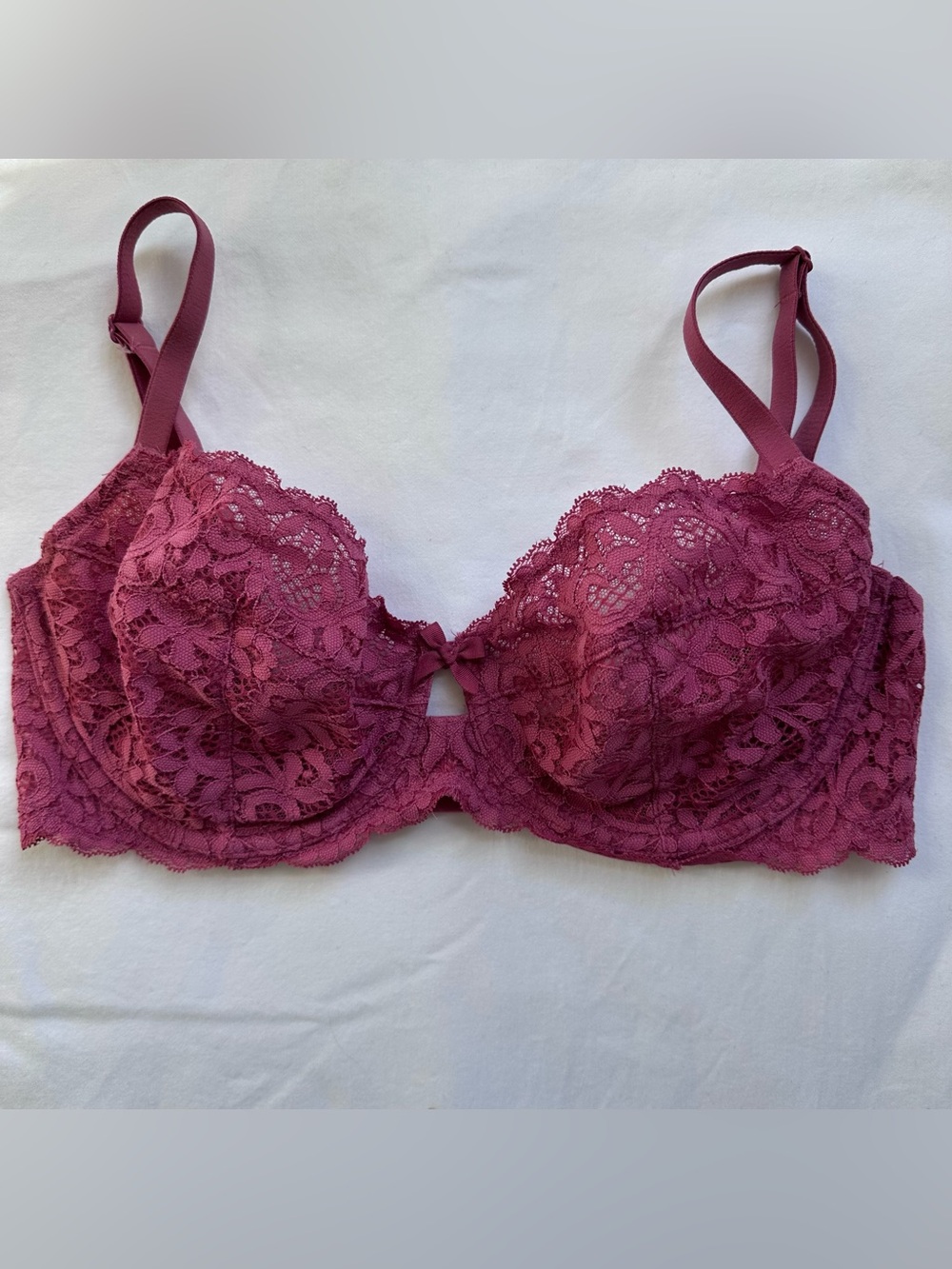 Victoria’s Secret Lace Unlined Underwire Bra - Deep Plum / pink - size 24dd